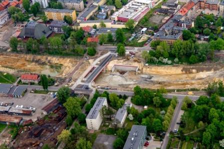 (fot.k.krzeminski) Pod spodem będą nadal prowadzone roboty ziemne w pasie DTŚ.