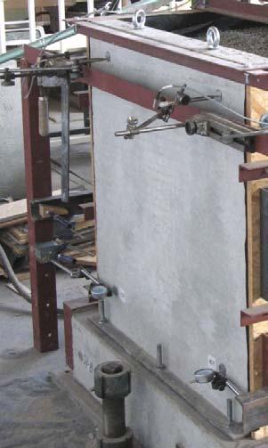 Vaults displacements measurement method: a) screwed steel bar used
