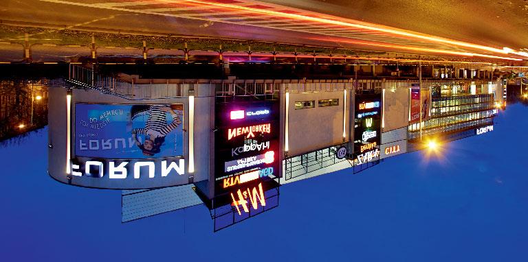 LICZBA NAJEMCÓW: 140 KLUCZOWI NAJEMCY: Bershka, CCC, Centro, Cinema City, Cubus, Douglas, H&M, Home&You, Jatomi Fitness, KappAhl, New Yorker, Pull&Bear, Reserved, Rossmann, RTV Euro AGD, Sephora,