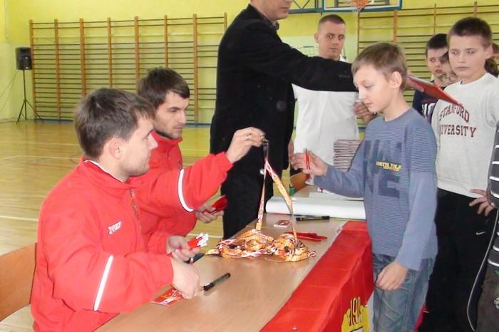 6 grudnia, na hali SP 12 uczniowie klas III-VI wzięli udział w nietypowej lekcji