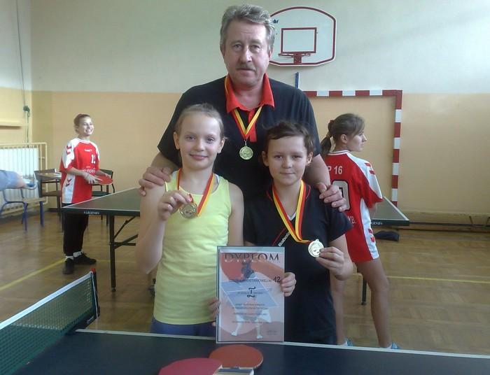 Dnia 15.12.2011, rozegrano Drużynowe Mistrzostwa Piotrkowa Trybunalskiego Szkół Podstawowych w tenisie stołowym dziewcząt.