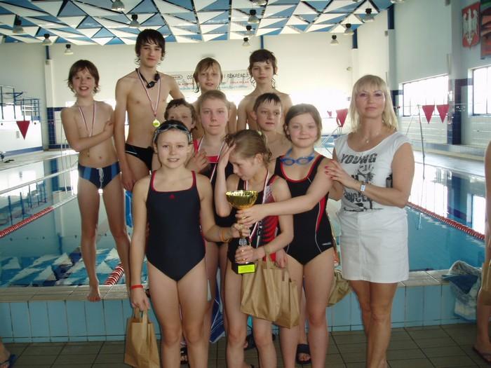 Dnia 21 marca 2012 r. uczniowie naszej szkoły wzięli udział w II Mistrzostwach Piotrkowa Tryb. w Pływaniu klas IV VI. I miejsce w swojej kategorii wiekowej zajęła uczennica kl.
