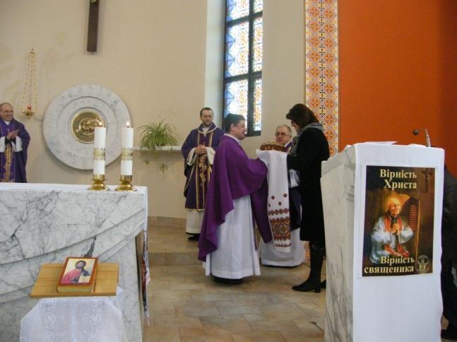 we wspomnienie św. Błażeja. Otrzymali specjalne błogosławieostwo chroniące przed chorobami gardła. Po Mszy św. we wspomnienie św. Agaty został poświęcony chleb, który parafianie zabrali do domów.