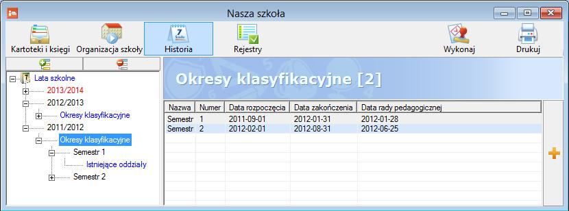 Kliknij gałąź Okresy klasyfikacyjne wybranego roku szkolnego w prawym panelu wyświetli się lista Okresy klasyfikacyjne. 6.