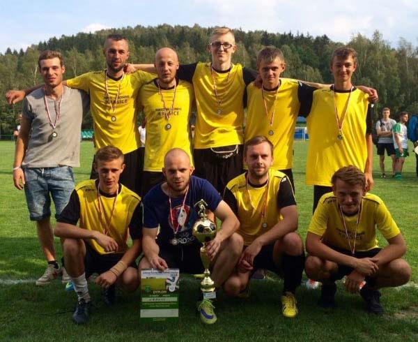Do turnieju przystąpiło 8 drużyn. Mecze eliminacyjne toczyły się w dwóch 4-zespołowych grupach. Do półfinałów awansowały: Jaskrów i Krasice (z gr.a) oraz Kłobukowice i Mstów ( z gr.b).