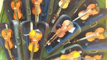 Zajęcia odbywają się w Sidzinie i w Osielcu. W ramach projektu zakupiono 14 szt. skrzypiec.