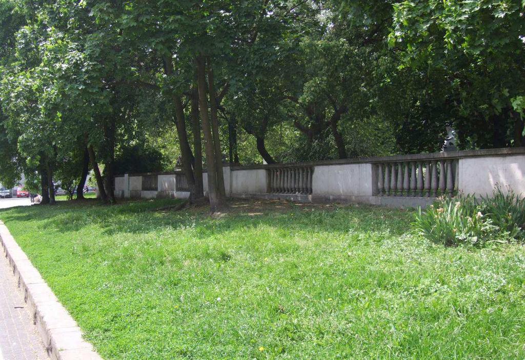 Magnolii (słup bramy