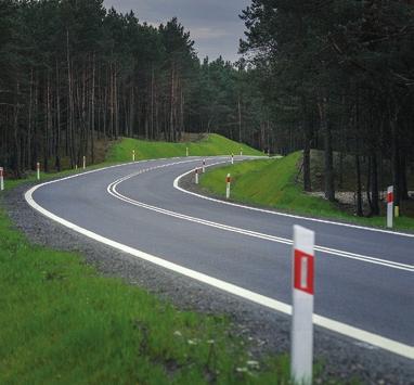 W ramach inwestycji nawierzchnia jezdni została wzmocniona i przebudowana, wykonano także obustronne pobocza oraz miejscowe poszerzenia jezdni.