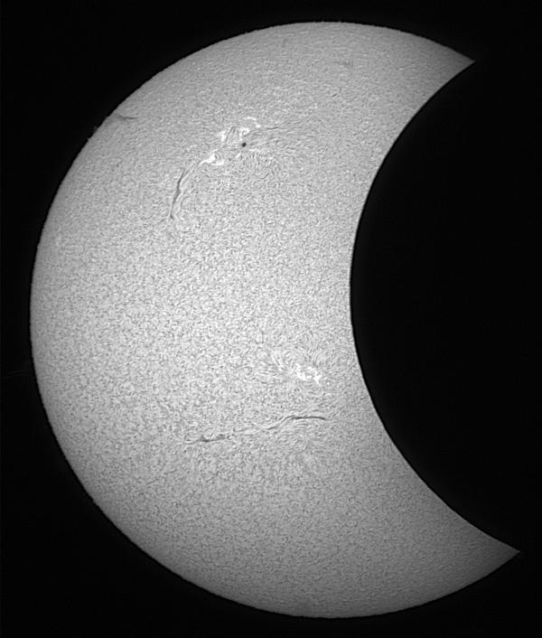 PROXIMA 1/2011 strona 26 Polscy miłośnicy astronomii, dla których niebiosa były bardziej łaskawe, chętnie dzielili się swoimi rezultatami na forach astronomicznych i innych stronach internetowych.