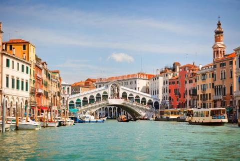 Dzień 8. Wenecja Przejazd do Punta Sabbioni uroczego miasteczka, skąd rozpocznie się rejs do Wenecji.