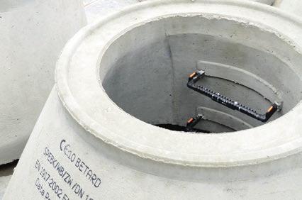 pierścień dystansowy Ø 62,5 cm zwężka betonowa krąg betonowy łączony na uszczelki gumowe Rt właz kanałowy Ø 80 cm pierścień dystansowy Ø