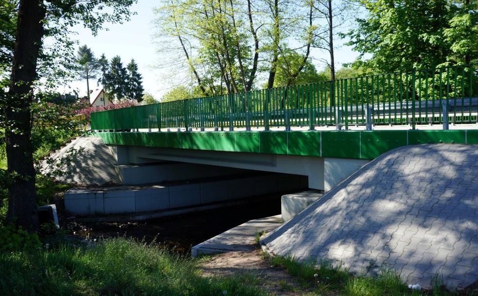 Dla regionu szczególne znaczenie, zarówno turystyczne jak i gospodarcze, ma budowa powiązań pomiędzy siecią dróg krajowych i wojewódzkich.