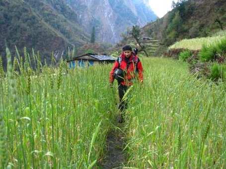 Oferta trekkingowa Istnieje możliwość zabrania ze sobą rodziny, przyjaciół lub sponsorów na trekking do bazy pod Everestem Harmonogram tekkingu ( strona Tybet ) koszt 7000 usd organizację wyprawy,