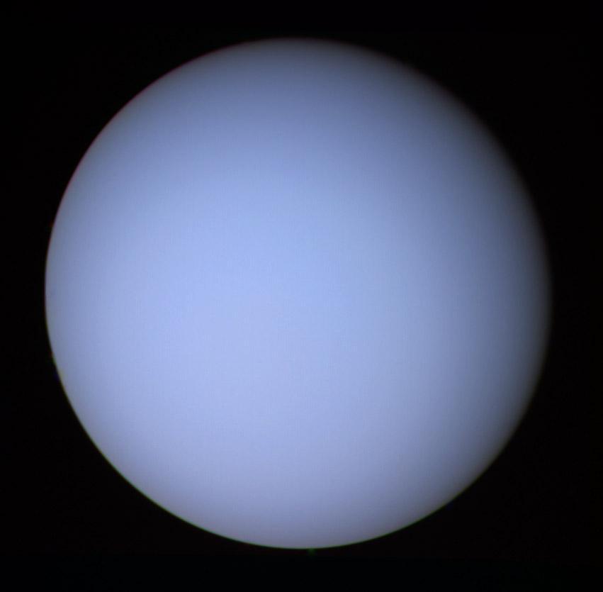 Uran Neptun Ziemia półoś wielka 19,2 j.a. 30,1 j.a. 1,0 j.a. okres orbitalny 84,0 lata 164,8 roku 1 rok mimośród 0,046 0,011 0,017 inklinacja 0,77 1,8 nachylenie osi rotacji 97,77 28,32 23,44 okres