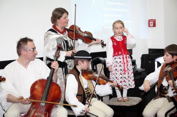 przez miejsce, pasterskie korzenie oraz różnorodność przenikających się kultur,