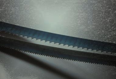 Piły taśmowe Piły taśmowe Bandsaw blades Ленточные пилы Bandsägemaschinen Pásové píly FLEX TD Piła do lżejszych zastosowań takich jak cięcie stali niskostopowych oraz stali niestopowych, metali