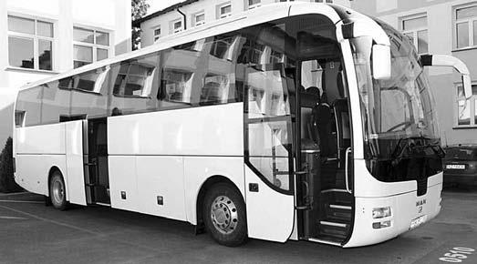 Nowy autobus jest nie tylko wygodnym, ale i bezpiecznym pojazdem Pierwsze oglêdziny pojazdu oraz krótka przeja d ka testowa odby³a siê 10 maja 2016 r.