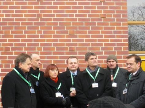 Wspólny autobus W dniu 9 grudnia otwarto pomiędzy Słubicami i Frankfurtem nad Odrą połączenie autobusowe.