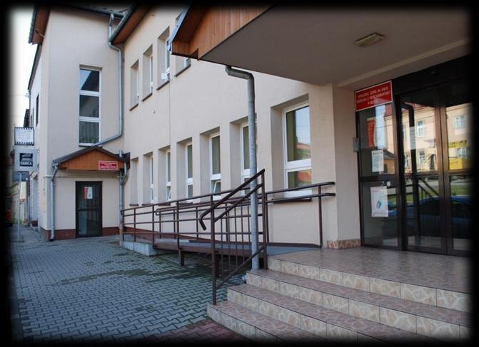 a) Nieruchomość zlokalizowana na działce ewidencyjnej nr 2144 o pow. 0,0899 ha, objęta KW TR1B/00052804/4, prowadzoną przez Sąd Rejonowy w Brzesku, Wydział Ksiąg Wieczystych.