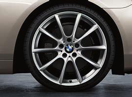 ;&8/Ö53;/& Obudowy lusterek zewnętrznych BMW M Performance z k a r b o n u Czarna atrapa chłodnicy BMW M Performance -calowe obręcze kół ze stopów lekkich Star Spoke Te wysokiej klasy -calowe