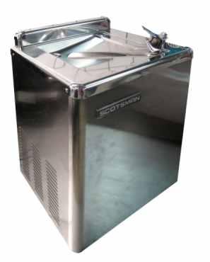 urządzenia chłodnicze SW12 Dystrybutor/schładzacz wody : M020011 producent: Scotsman (Italia) wymiary: 430 x 370 mm, wysokość 70 mm zasilanie: 230 V moc: 20 W zakres temperatur: 8 12⁰C wydajność: 0
