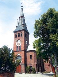 GOŚĆ NIEDZIELNY 2 lipca 2006 Neogotycki kościół w Chrząstowicach wybudowano w latach 1896 1897. Już od 1911 r. był mianowany osobny duszpasterz dla Chrząstowic, natomiast samodzielna parafia pw.
