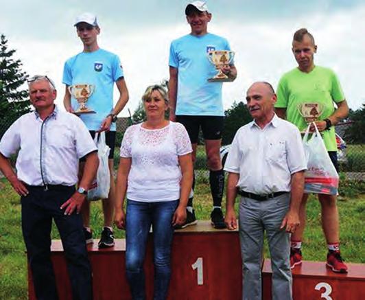 Uroczystego otwarcia I Kraszewskiego Biegu po Zdrowie dokonał wójt gminy Raciąż Ryszard Giszczak, który w obecności zebranych przeciął wstęgę.