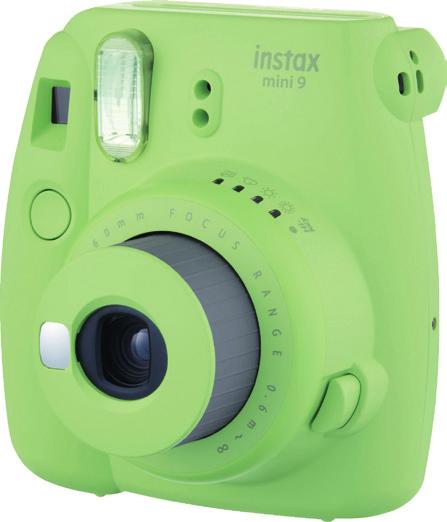 FUJIFILM Instax Mini 9 Następca mini 8, wyróżnia się specjalnym lusterkiem zamieszczonym przy obiektywie do robienia selfie, dodatkowym trybem naświetlania high key, zasilaniem z 2 baterii typu AA