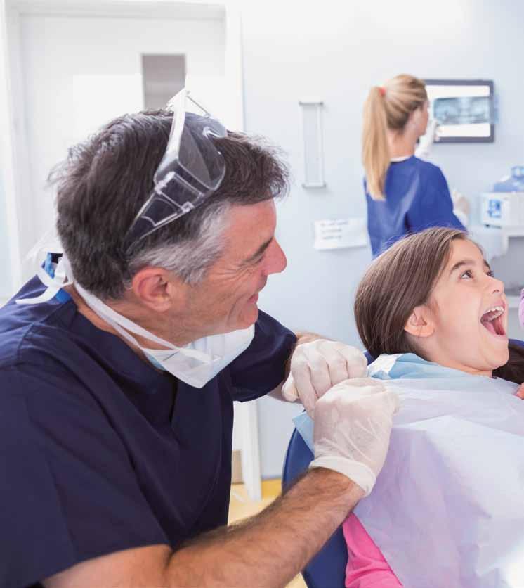 w szczególności zwrócić uwagę na to: czy dziecko było już leczone, jak ostatnio zachowywało się u dentysty, jak długo nie było u dentysty, czy ostatnim razem dało sobie wyleczyć zęby.