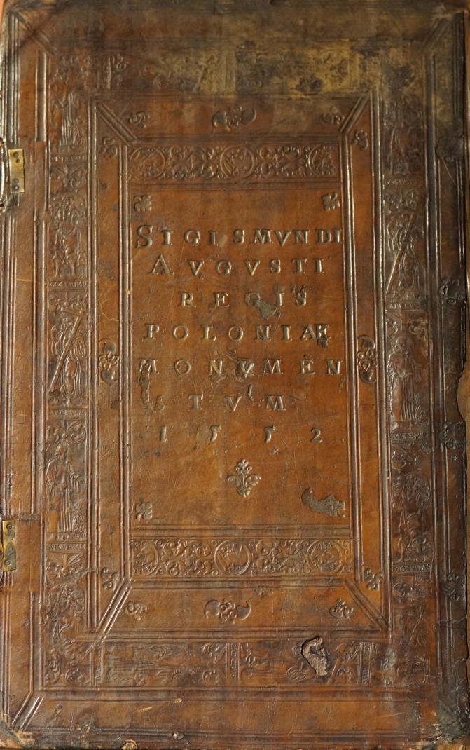 Zygmunta Augusta W zwierciadle tylnej okładziny umieszczono formułę