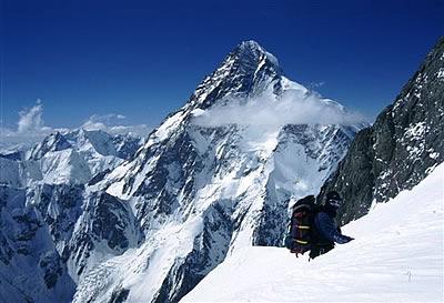 Szczyt K2 widziany z Broad Peaku (fot. nives.alpinizem.net) Cho Oyu - wyprawa ośmiotysięcznych debiutantów na Cho Oyu z Jastrzębskiego Klubu Wysokogórskiego zakończyła się dużym sukcesem.