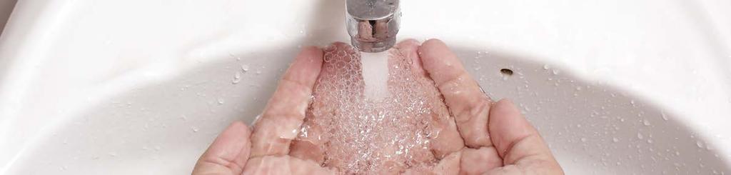HIGIENA RĄK DR MANUSoft Higieniczne mycie rąk Rozpuszcza i dysperguje zabrudzenia białkowe i tłuszczowe Zawiera związki