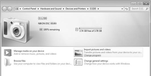 Korzystanie z programu ViewNX 2 Kopiowanie zdjęć do komputera Przed przejściem dalej dopilnuj, aby zainstalować oprogramowanie z dołączonej do zestawu płyty CD z ViewNX 2 (0 59). 1 Podłącz kabel USB.