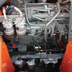 Łatwe serwisowanie Nowa koparka ZAXIS 870 została wyposażona w elektromagnetyczną pompę paliwa, co oznacza, że nie trzeba pompować ręcznie paliwa w przypadku zatrzymania silnika wynikającego z braku