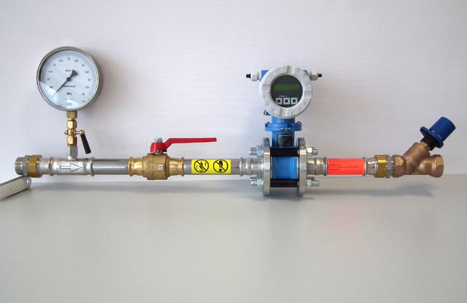 30 Zestawy hydroforowe do podnoszenia ciśnienia i zaopatrzenia w wodę Dodatkowe wyposażenie Układ pomiarowy/ Moduł odcięcia instalacji bytowej Zgodnie z wytycznymi dotyczącymi zaopatrzenia w wodę