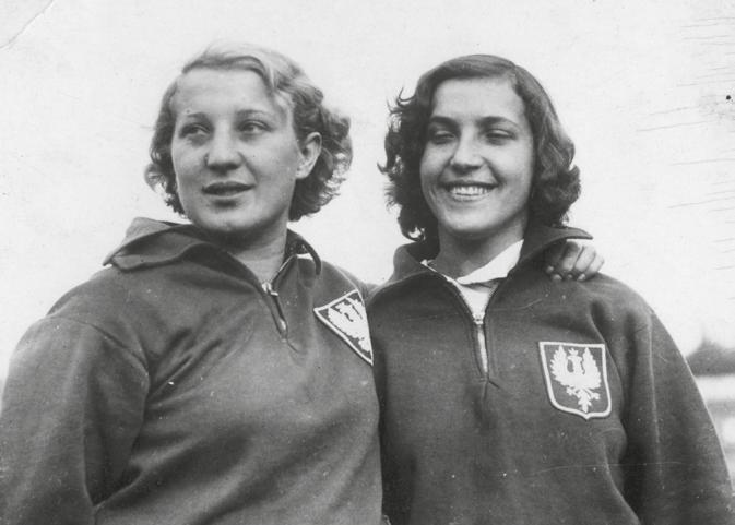 Najlepsze w okresie międzywojennym lekkoatletki regionu łódzkiego, Jadwiga Wajs (z lewej) i Maria Kwaśniewska.