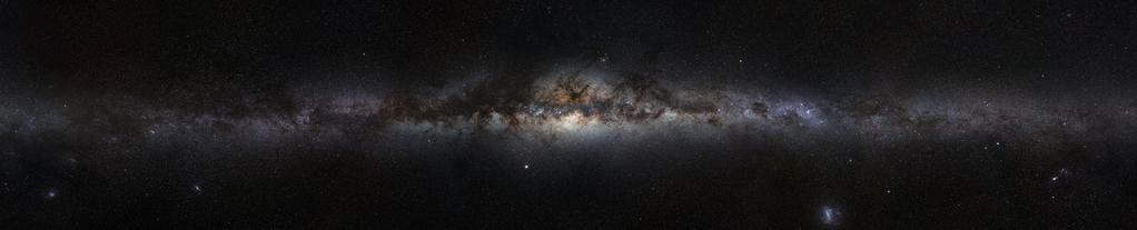 Zgrubienie centralne Występuje we wszystkich galaktykach, poza galaktykami nieregularnymi. Jest dużym zgromadzeniem gwiazd, głównie starych.