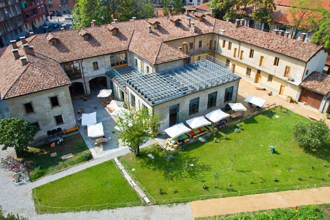 Cascina Biblioteca Cascina Biblioteca jest to gospodarstwo wiejskie ( cascina ), stanowiące własność publiczną, znajdujące się na zielonym