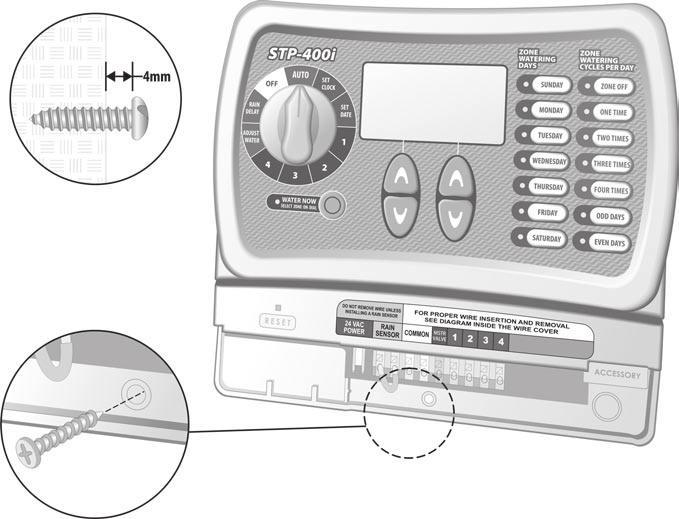 Montowanie sterownika Należy wykonać poniższe instrukcje, aby zamontować sterownik STPi: Krok 1 Wkręć śrubę w ścianę, pozostawiając odstęp 4 mm między łbem śruby a ścianą, tak jak pokazano na rysunku