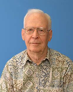PROXIMA 4/2013 strona 26 In memoriam: Dr George H. Herbig (1920 2013) W dniu 12 października, w wieku 93 lat zmarł wybitny astrofizyk, emerytowany astronom Uniwersytetu Hawajów, dr George Herbig.