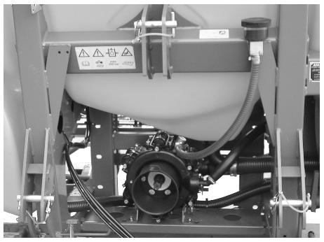 Budowa i działanie maszyny podstawowej 5.13 Pompy-wyposażenie Na żądanie dostarczane są pompy o wydajności 160l/min., 210 l/min i 250l/min.