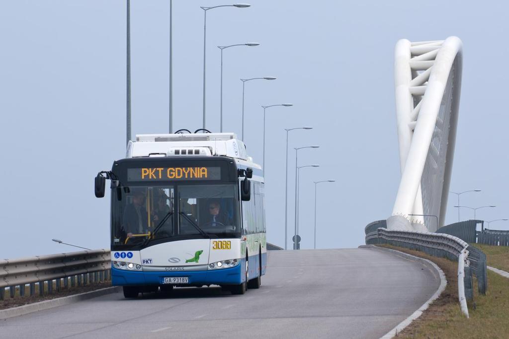 Podsumowanie - Różnica między trolejbusem a autobusem elektrycznym podstawowa różnica pomiędzy autobusem elektrycznym a trolejbusem z napędem bateryjnym jest taka, że w przypadku trolejbusu bateria