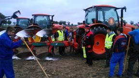 Technik mechanizacji rolnictwa i agrotroniki Kwalifikacje: M.1. Użytkowanie pojazdów, maszyn, urządzeń i narzędzi stosowanych w rolnictwie. M.2.