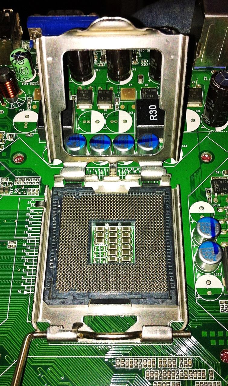 LGA LGA (Land Grid Array) - specjalna odmiana gniazd