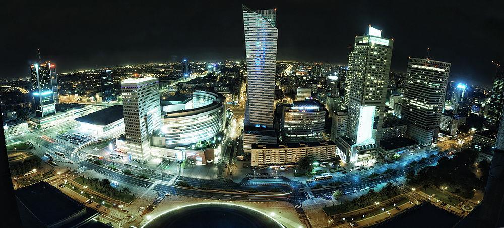 W Warszawie znajduje się około 60 budynków mających ponad 65 m wysokości.
