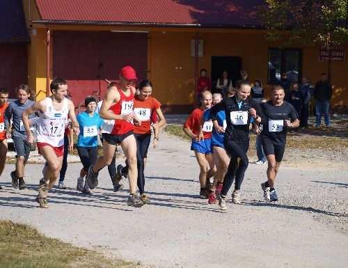 Bieg Górski z cyklu I Grand Prix Gór Świętokrzyskich 2010 Mistrzostwa Województwa Świętokrzyskiego w biegach górskich Witosławice, 9 października 2010r. 09.10.2010r. w Witosławicach k.