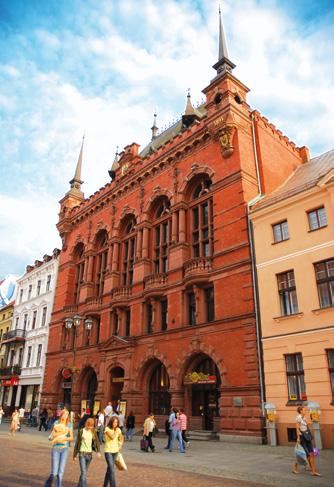 KAMIENICA POD GWIAZDĄ (zabytek klasy 0, Rynek Staromiejski 35). Barokowa kamienica z XVII wieku zbudowana na miejscu gotyckiego domu, którego właścicielem był m.in.