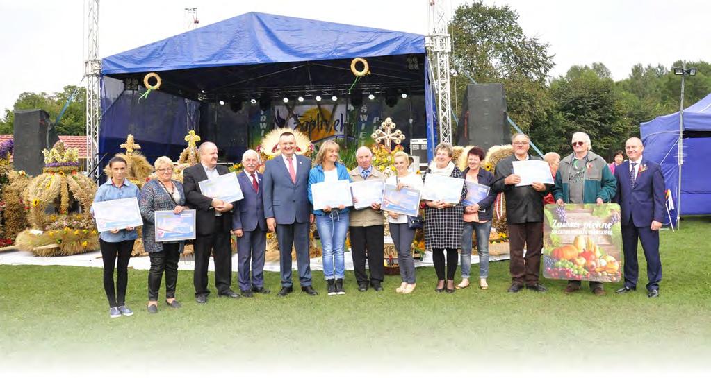 Nagrodzeni w konkursie na Najładniejsze i Najaktywniejsze Sołectwo Powiatu Drawskiego W dniu 9 września br. na Stadionie Miejskim w Czaplinku odbyło się XV Powiatowe Święto Plonów.