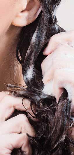 SZAMPON ODŻYW- CZO REGENERU- JĄCY 2 W 1 eko opis: Produkt przeznaczony do włosów bardzo zniszczonych i przesuszonych z wyciągiem z Bio-olejków z migdałów i orzechów makadamia.