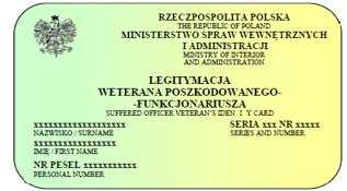 Napisy w kolorze czarnym: - po prawej stronie wizerunku orła: RZECZPOSPOLITA POLSKA, poniżej THE REPUBLIC OF POLAND, poniżej MINISTRESTWO SPRAW WEWNĘTRZNYCH I ADMINISTRACJI, poniżej MINISTRY OF